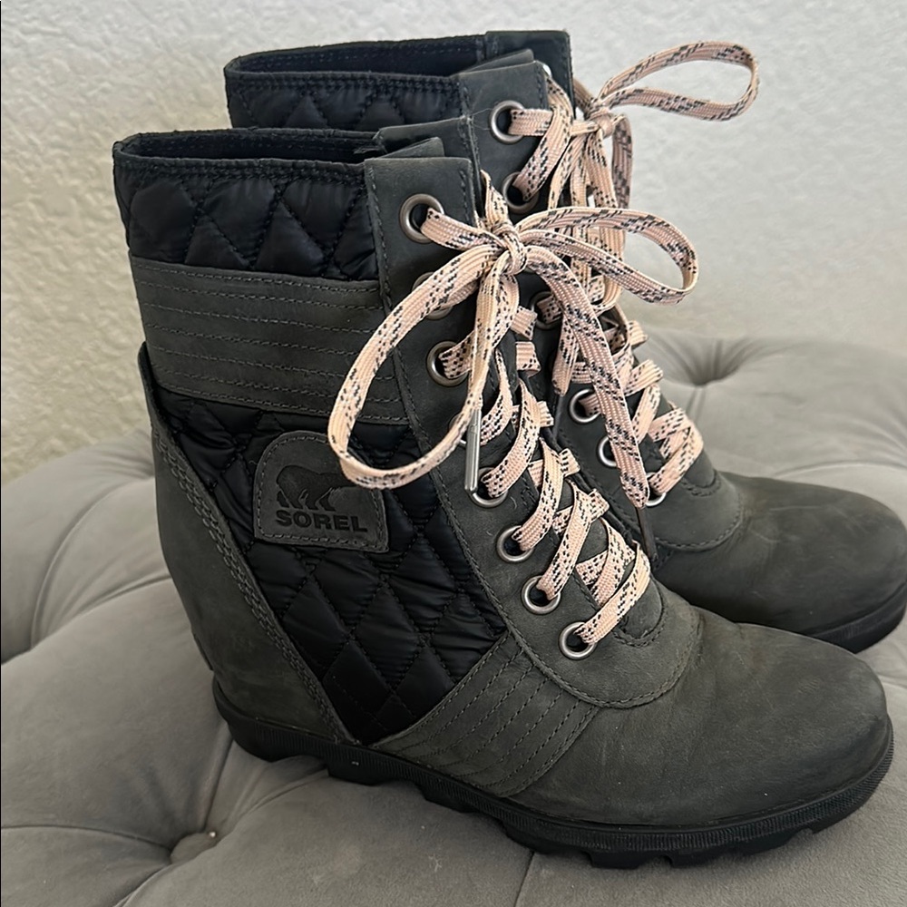 Sorel Black and Green/Gray Winter Rain Boots with Quilted Design